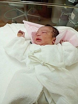 赤ちゃんの満腹中枢はいつから？ミルクや母乳の飲みすぎがわかるサインも紹介Fam's Baby