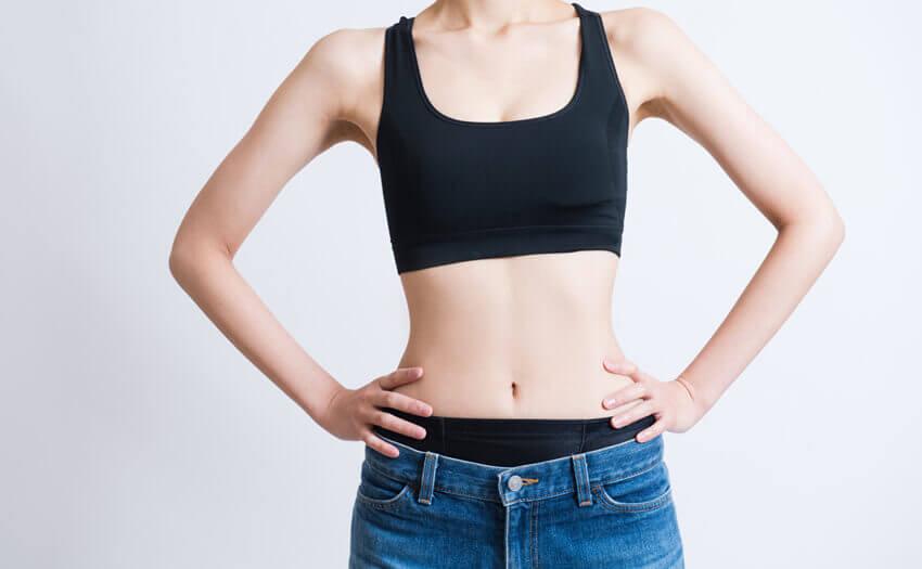 おへその形を綺麗な縦長に！形を整えるエクササイズと美しさを維持する掃除方法 - eo健康