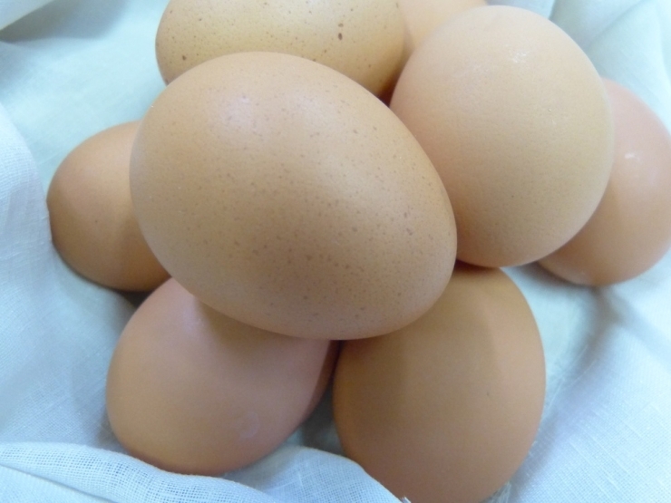 「イースターエッグ」の準備★生玉子を使って作ります