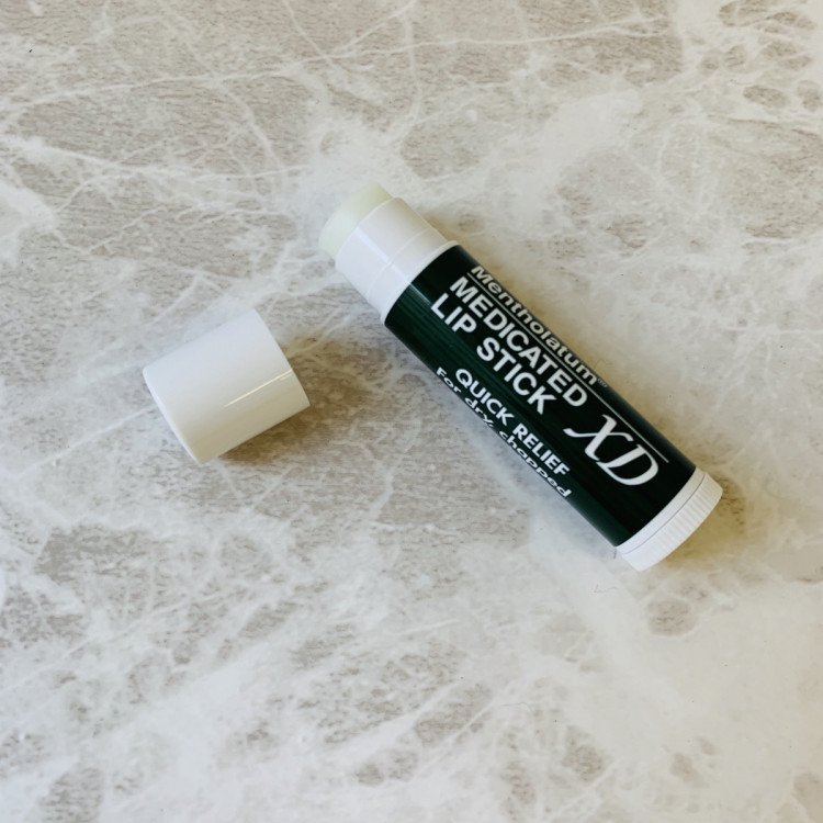 百円図鑑廃 ダイソー 薬用UVリップクリーム *2種