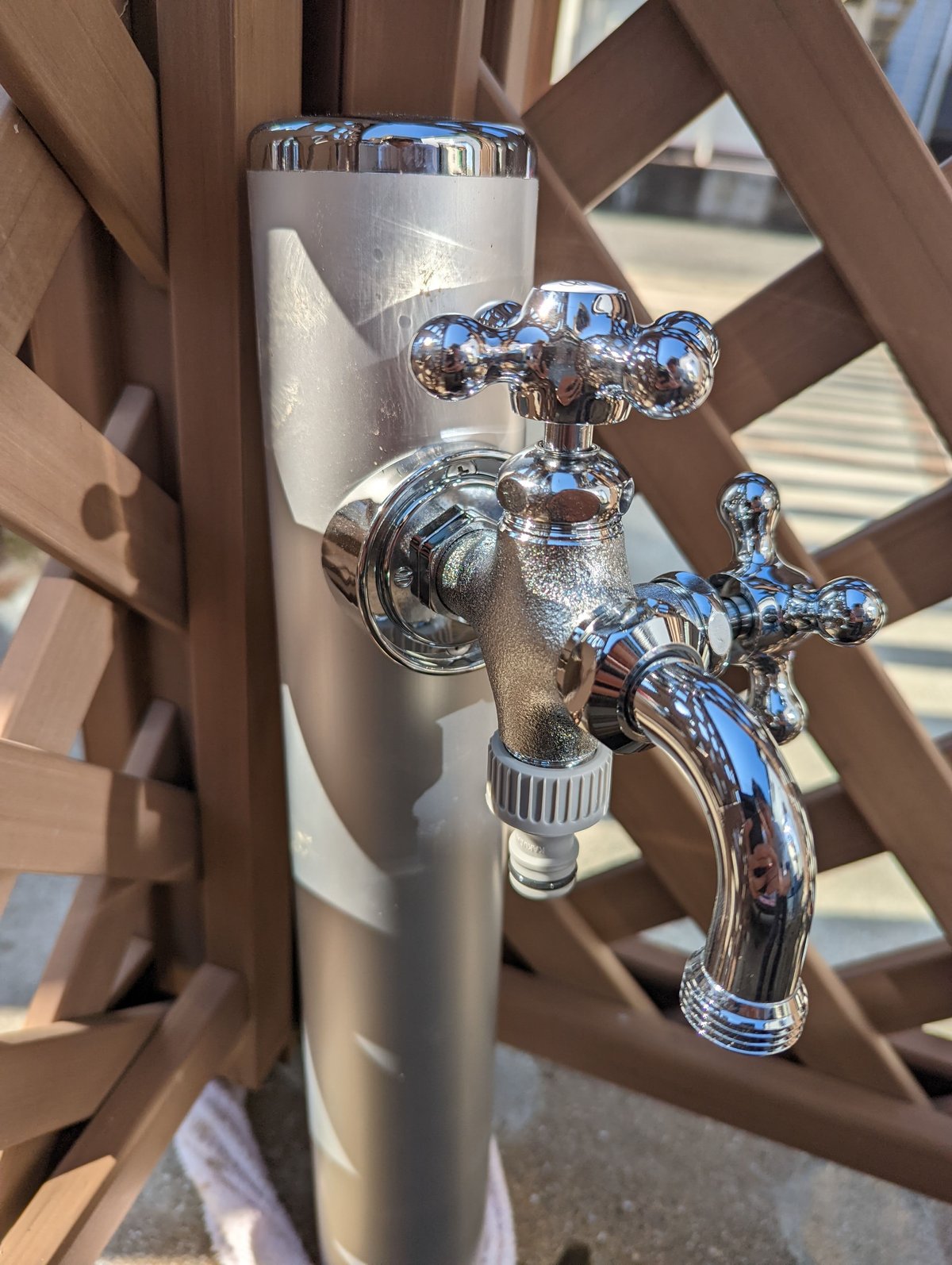 散水栓からオシャレな立水栓への切替工事