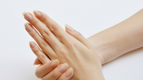 ナチュラル派なら“すっぴん爪”！ネイルアートにも負けない美しい自爪を手に入れようキナリノ