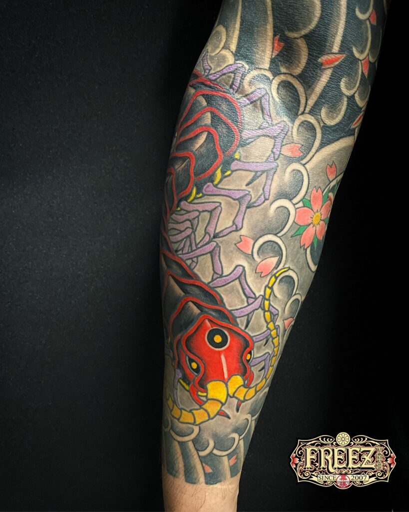 ムカデ・百足・蜈蚣・生首・カバーアップ金沢市・野々市市のタトゥー TATTOO・刺青 ならBee's Stingビーズスティング一般社団法人日本タトゥーイスト協会加盟店