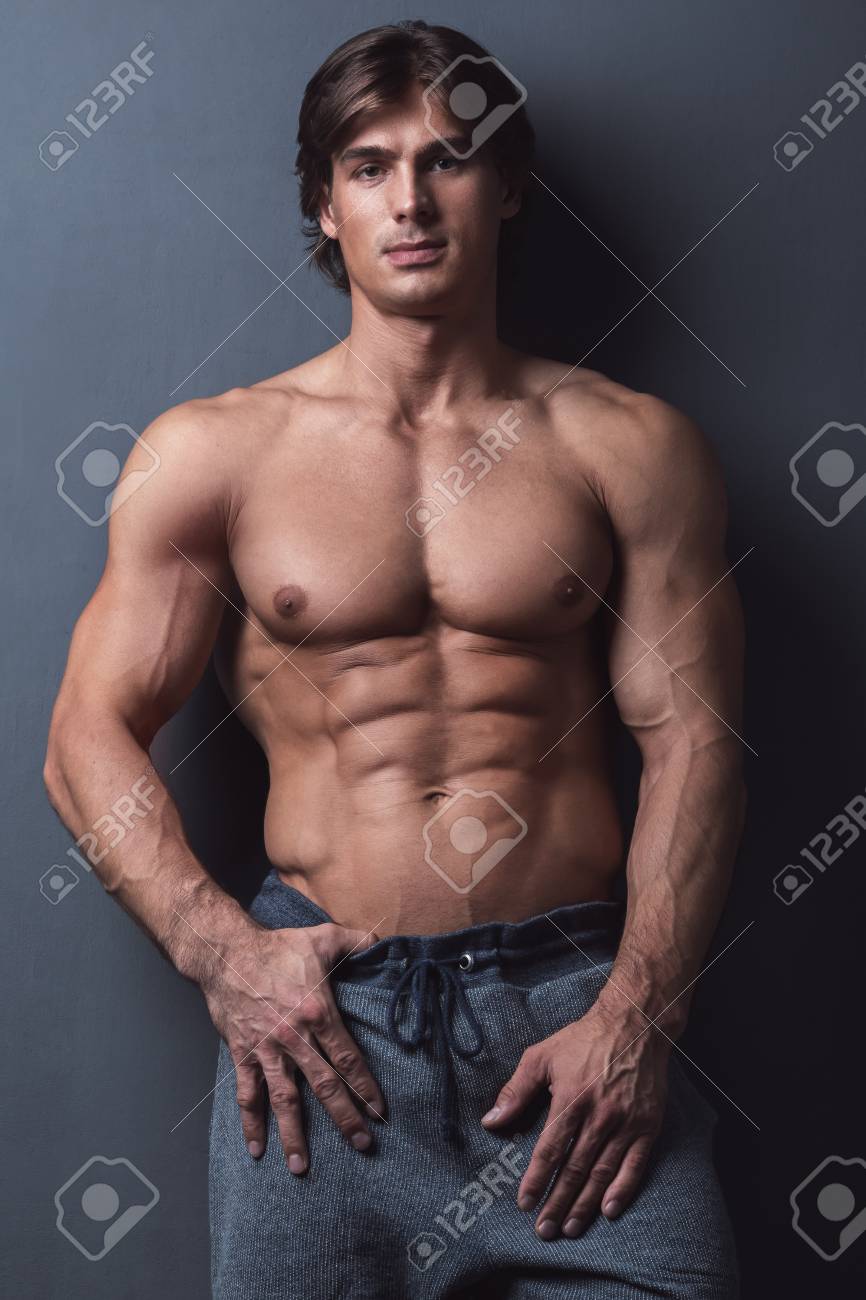 マッチョな23歳男性の筋肉写真集！ムキムキな大胸筋と8パックのカチコチ腹筋がカッコいい「Muscle Model Japan 11」:太く発達した腕を見て「上腕二頭筋は２つに割れるからそういう名前なんだよ」イケメンすぎJapanese EditionAmazon.com.br