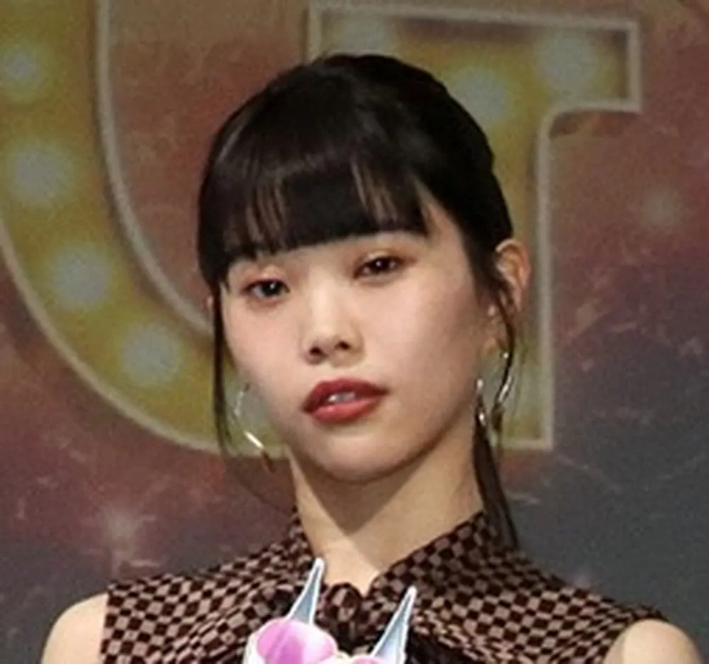 アイナジエンドはダウン症顔でも彼氏がいて毛ブラもしちゃう