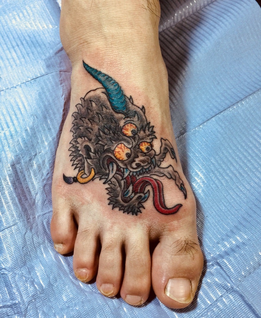 足の甲タトゥーな日 : 栃木県鹿沼市・宇都宮市のドラゴンタトゥースタジオ dragontattoostudio