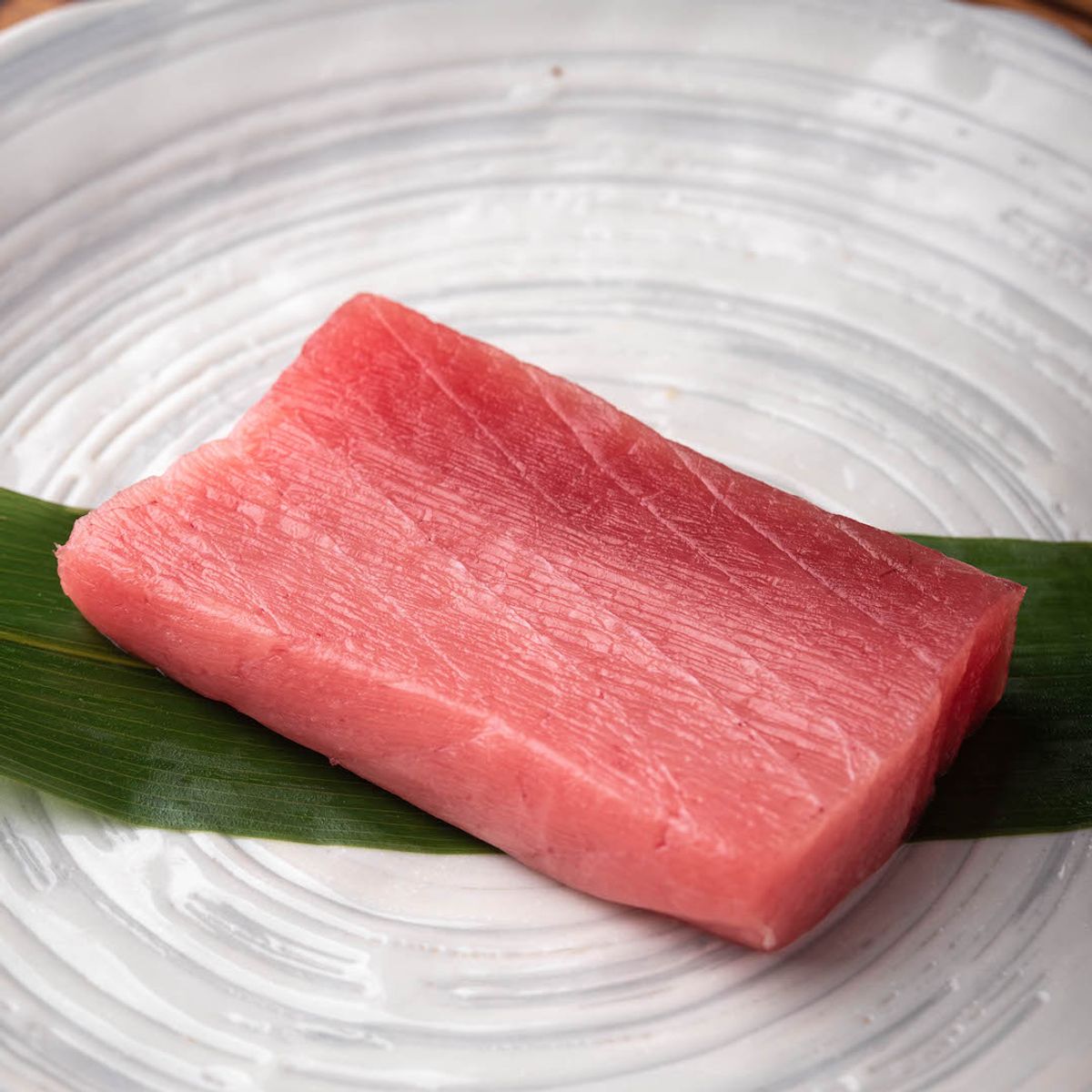 作り置きで楽する離乳食 ▷ @yui.kids_gohanマグロと野菜のとろとろ の作り方♩ ○材料 7食分 ○ ・まぐろ 40g ・玉ねぎ20g ・にんじん 20g ・片栗粉 小さじ2 ・出し汁 20ml ○作り方○ ①人参と玉ねぎをみじん切りにする②人参と玉ねぎを柔らかくなるまで茹でる