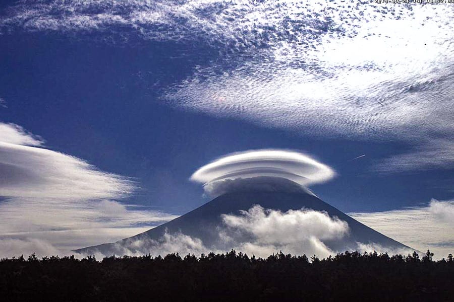 笠雲かかる富士山SouFlickr