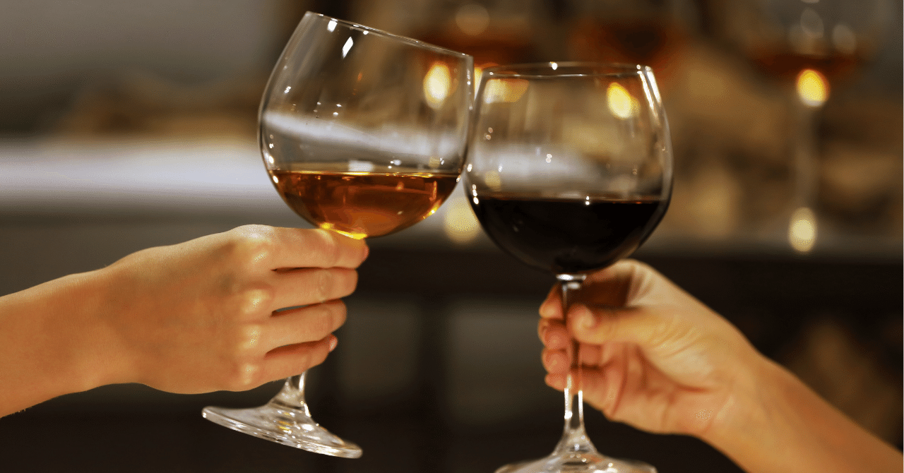 ソムリエ監修 ワインの正しい注ぎ方とは？覚えておきたいマナーも徹底解説エノテカ - ワインの読み物