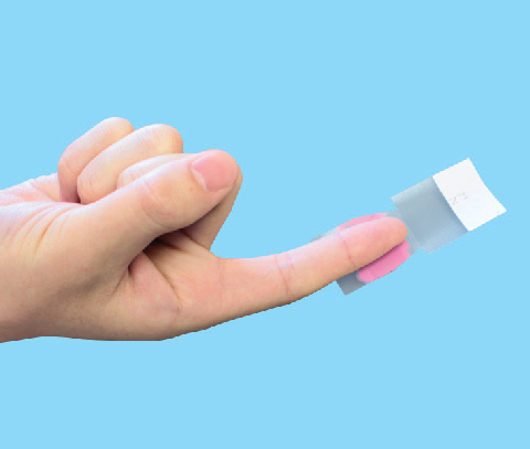 爪にヒビが入った時、爪が割れた時の絆創膏の貼り方のコツ✩爪をきれいにしたい人のためのネイルサロンR.QueenNail＜西千葉 みどり台＞