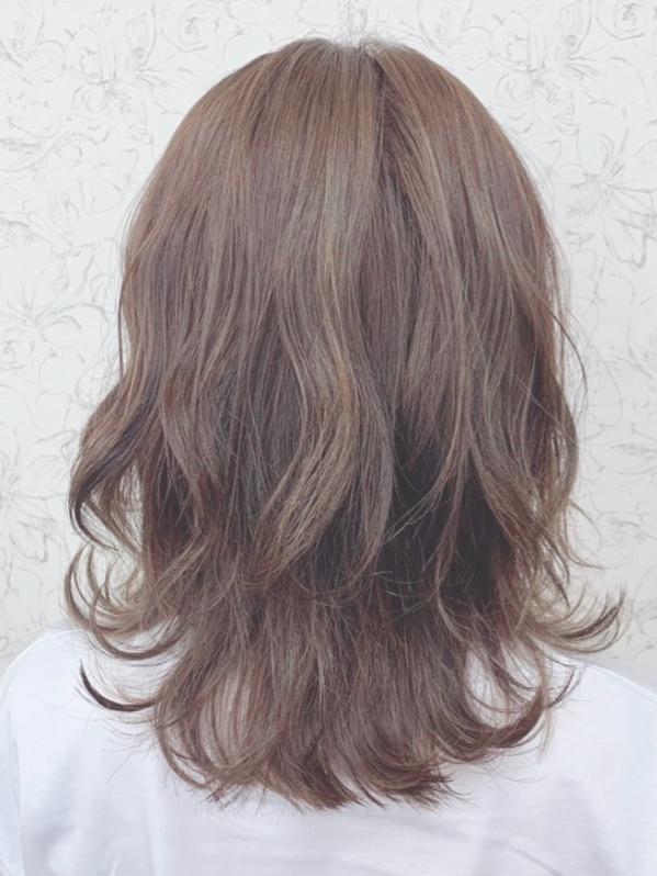 現役美容師が徹底解説！ イルミナカラーとは？メリット・デメリットについて