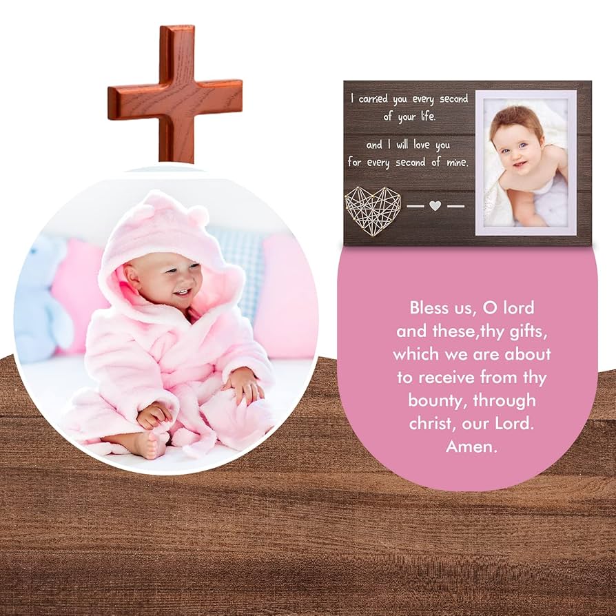 流産の概念。赤い血の中の赤ちゃんの人形は中絶のように見えます。写真素材2178695455Shutterstock