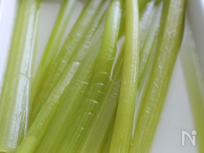 初夏の味覚ふきの下処理や煮物のレシピをご紹介しますデリッシュキッチン