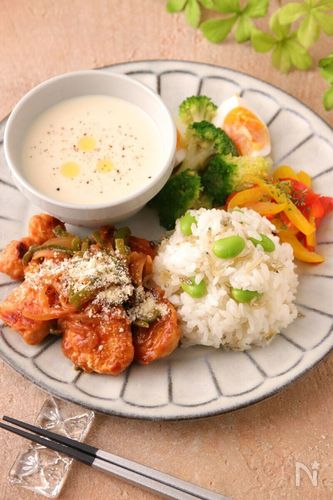 12kg痩せた私のワンプレご飯♡ @diet50_38 @h20_dresser ・ゴマひじき玄米 ・野菜たっぷり鶏つくね ・小松菜オクラじゃこ和え・とびっこレンコン ・オクラごま和え ・蒸し野菜 ・にんじんラペ ・ゆで卵ダイエット記録ダイエッターさんと繋がりたい ＃レコーディング