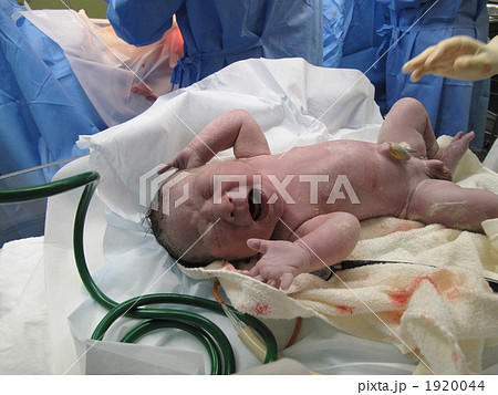 無事に誕生した新しい家族。父親の第一歩として心に刻んだ日 俺は助産師 10- レタスクラブ